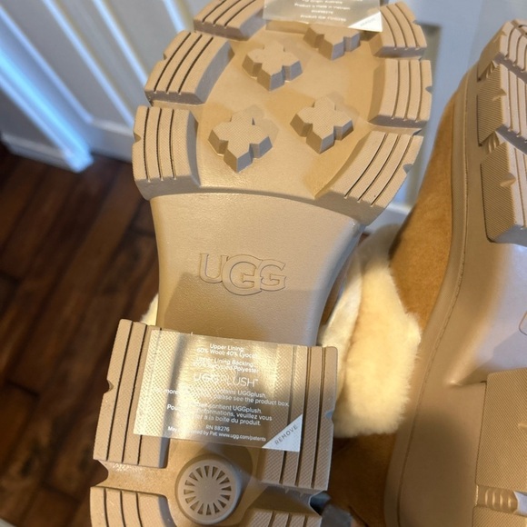 UGG Brooklyn Sunburst Women’s Platform Boots NEW - Picture 8 of 10